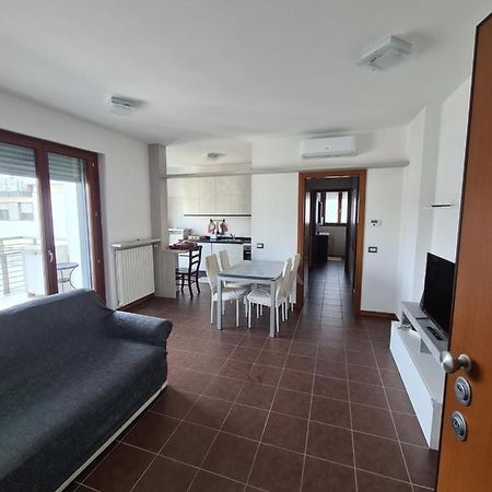 Milano Santa Giulia Business Apartment - Olimpiadi 26 Buitenkant foto