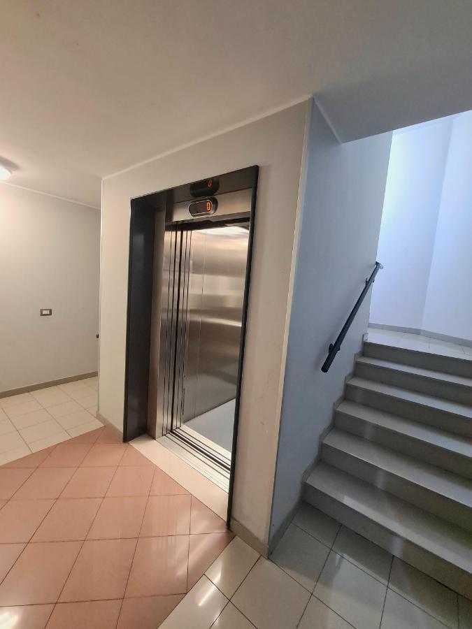 Milano Santa Giulia Business Apartment - Olimpiadi 26 Buitenkant foto